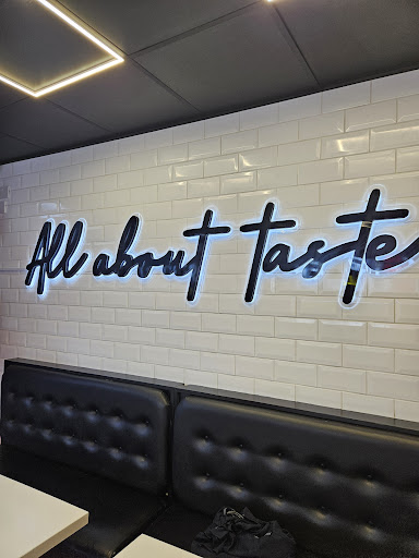 Photo of Slamburger - 180 Dunstable Rd, Luton LU4 8JJ