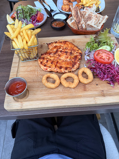 Photo of Irmak Lounge - 218 High St N, Dunstable LU6 1AU