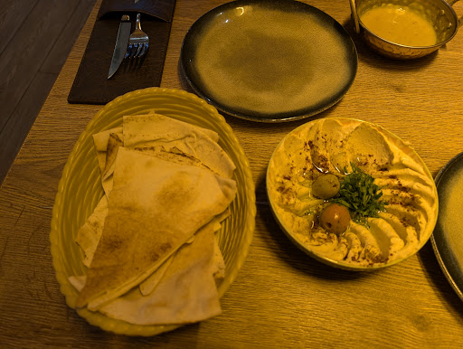 Photo of Damasqino Restaurant & Cafe - 94 Saltmarket, Glasgow G1 5LD