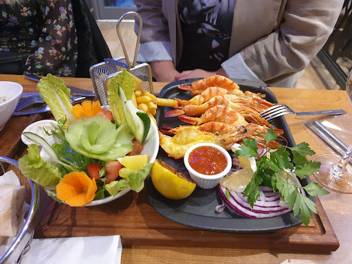Photo of Alim-Et Larkfield - 753-757 London Rd, East Malling, Aylesford ME20 6DE