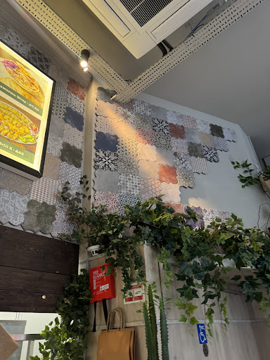 Photo of Habibi - 18 Gibson St, Glasgow G12 8NX