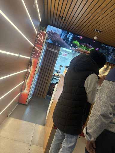 Photo of KYANEEZ - 103 Basingstoke Rd, Reading RG2 0HA