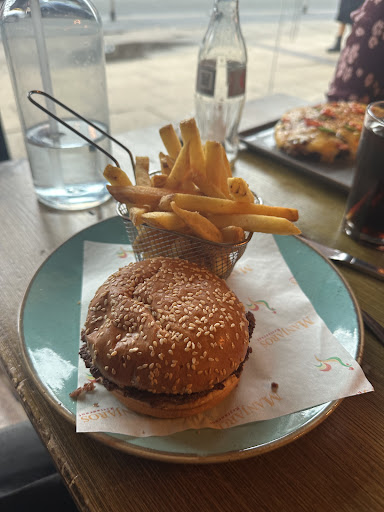 Photo of Manjaros Restaurant Middlesbrough - 186 Linthorpe Rd, Middlesbrough TS1 3RF