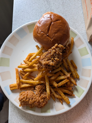 Photo of Popeyes Louisiana Chicken - Unit L4, Lakes Retail Park, Rushden NN10 6FH