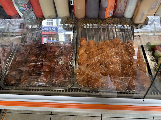 Photo of Munchies Cafe & Grill - 2, The Facade, Holmesdale Rd, Reigate RH2 0BB