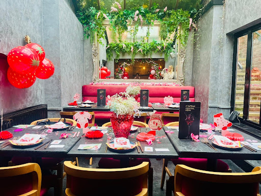 Photo of Yaprak Restaurant Reigate - 46- 50 High St, Reigate RH2 9AT