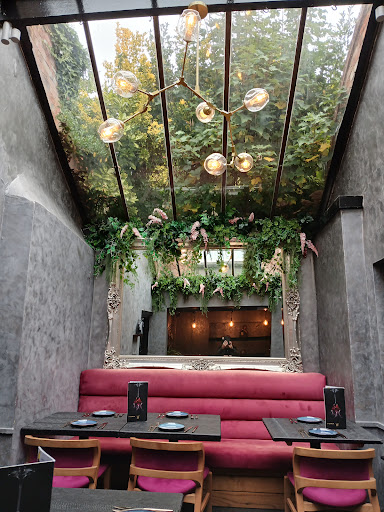 Photo of Yaprak Restaurant Reigate - 46- 50 High St, Reigate RH2 9AT