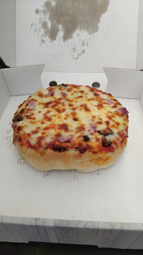 Photo of Harry's Cafe, Pizza & Kebab - 75 Towyn Rd, Towyn, Abergele LL22 9EN