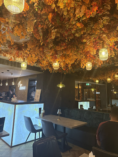 Photo of Shimlas Leeds - 293 Roundhay Rd, Harehills, Leeds LS8 4HS