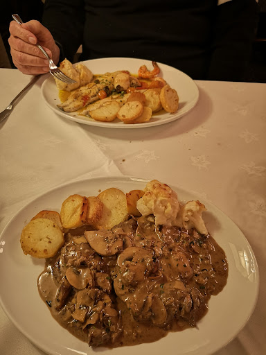 Photo of Alvaros’ restaurant establish since 1977***** - 32-34 St Helen's Rd, Westcliff-on-Sea, Southend-on-Sea, Westcliff-on-Sea SS0 7LB