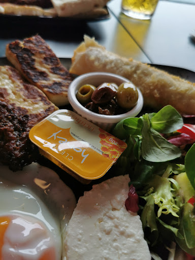 Photo of Yemek (The Arches) - 15 Palmeira Ave, Westcliff-on-Sea, Southend-on-Sea, Westcliff-on-Sea SS0 7RR