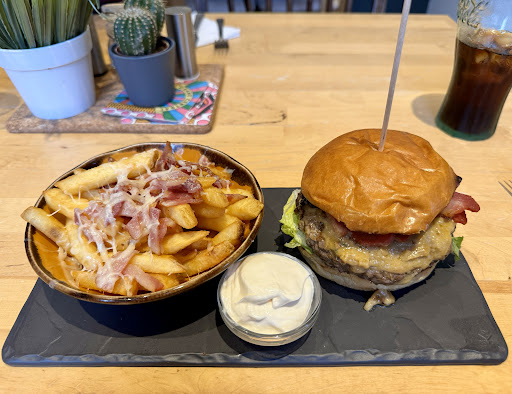 Photo of Bisley House Bar and Grill - Middle St, Stroud GL5 1DZ