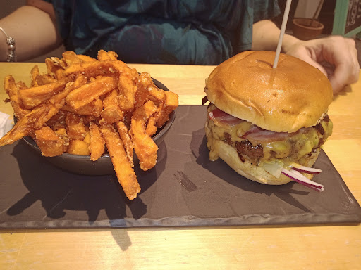 Photo of Bisley House Bar and Grill - Middle St, Stroud GL5 1DZ