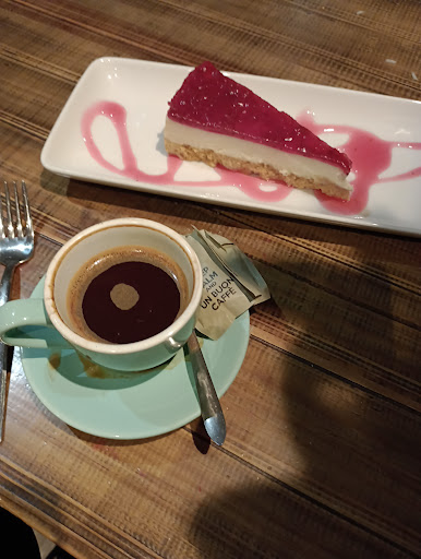 Photo of The Shiish - 5 Market Hill, Halstead CO9 2AR