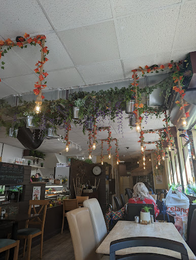 Photo of Mo's Diner - 11 Victoria St, Paignton TQ4 5DH