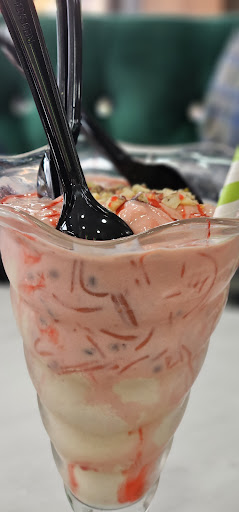 Photo of Yaadgaar Bakeries & Restaurant Reading - 465 Oxford Rd, Reading RG30 1HD