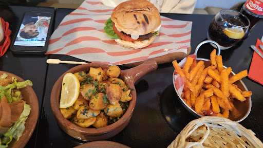 Photo of Sofia's Lounge - 166 Fountainbridge, Edinburgh EH3 9RX