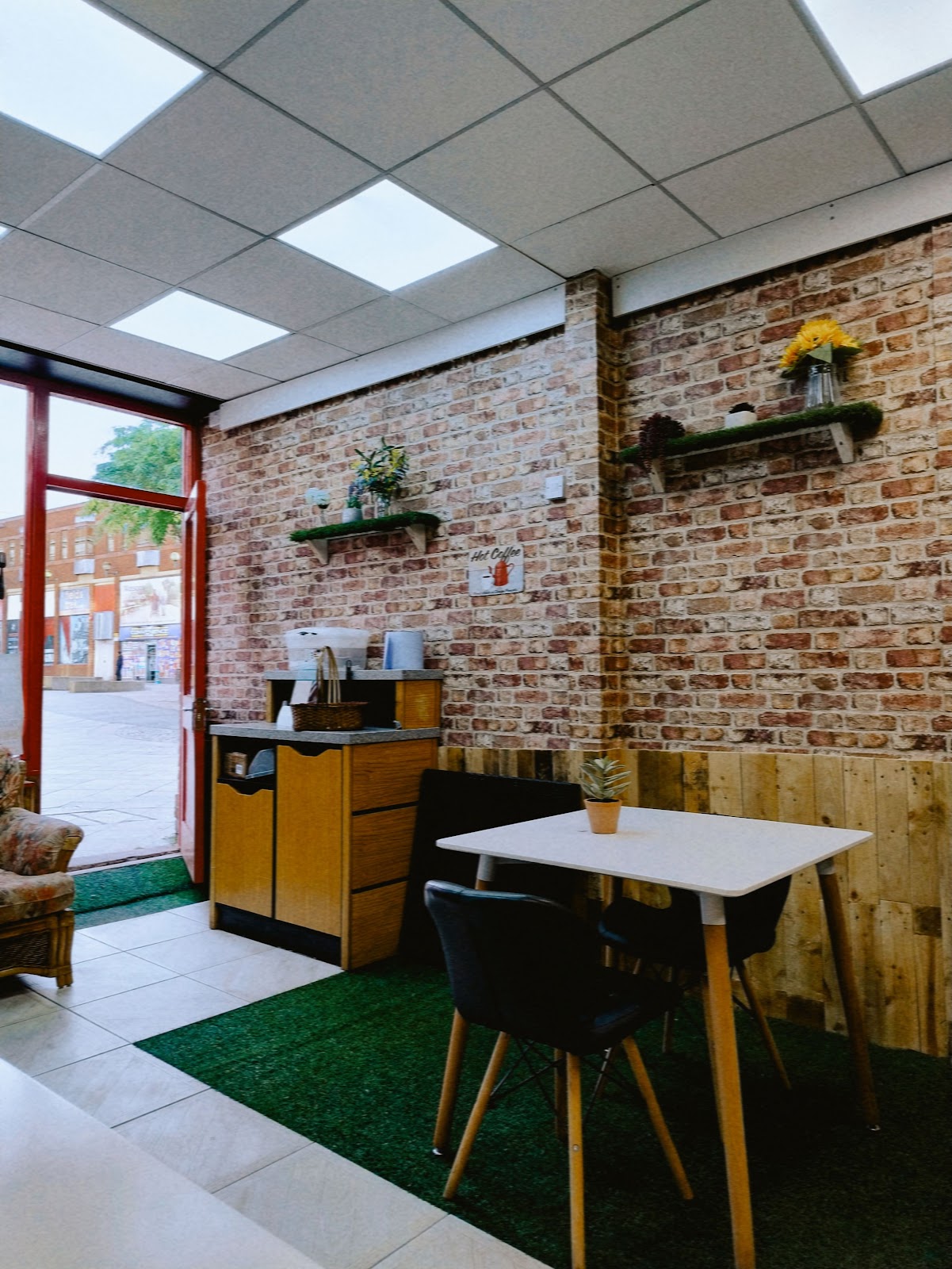 Photo of Gloria's Cuisine - Unit 2, Bank Chambers, Town Hill, Warrington WA1 1AL