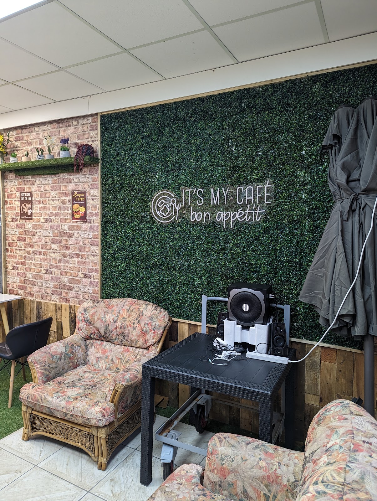 Photo of Gloria's Cuisine - Unit 2, Bank Chambers, Town Hill, Warrington WA1 1AL