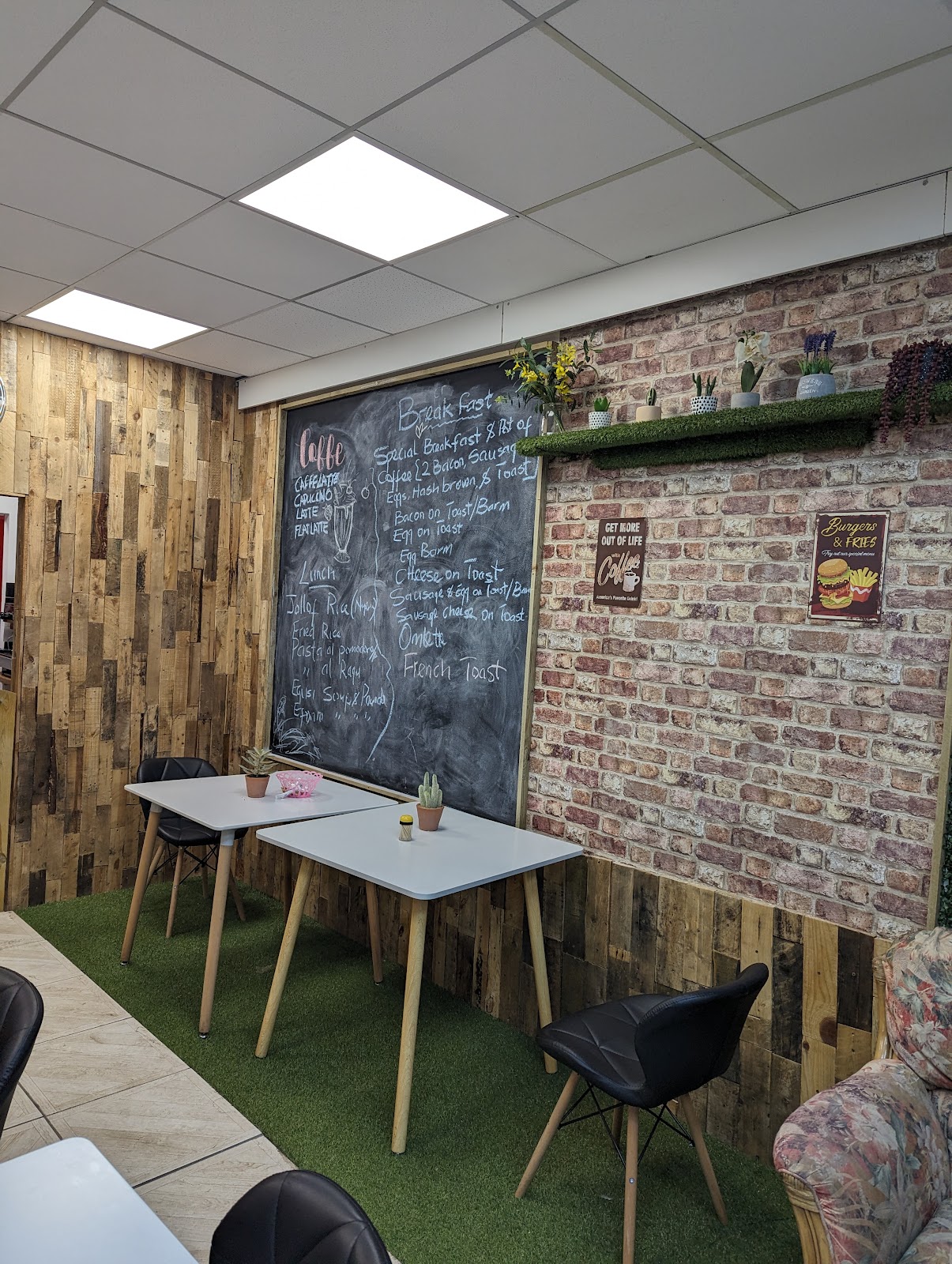 Photo of Gloria's Cuisine - Unit 2, Bank Chambers, Town Hill, Warrington WA1 1AL