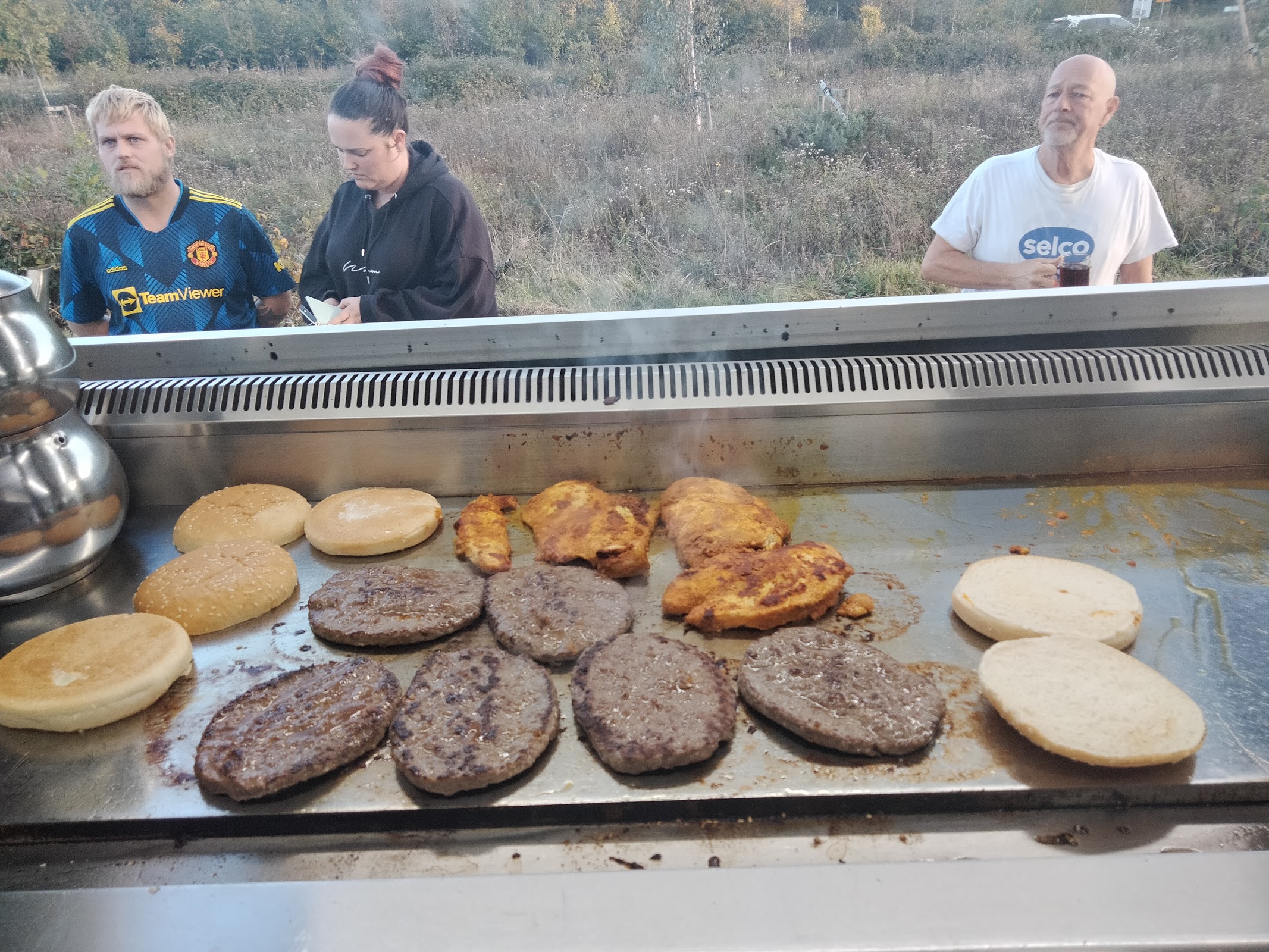 Photo of DJ Kebab Burger Van - Norden Way, Havant PO9 4AF