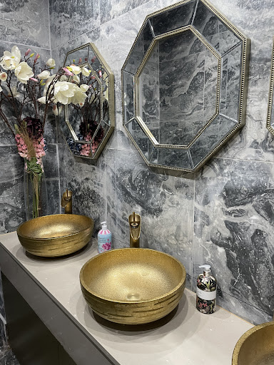 Photo of Reves Bistro - 136 High St, London HA3 7AL