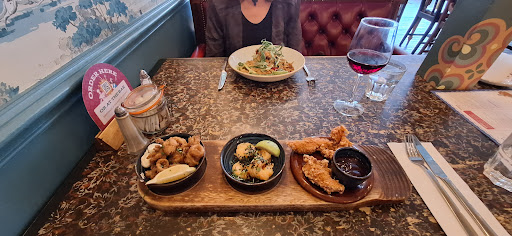 Photo of Fosso Lounge - 41 High St, Wells BA5 2AE