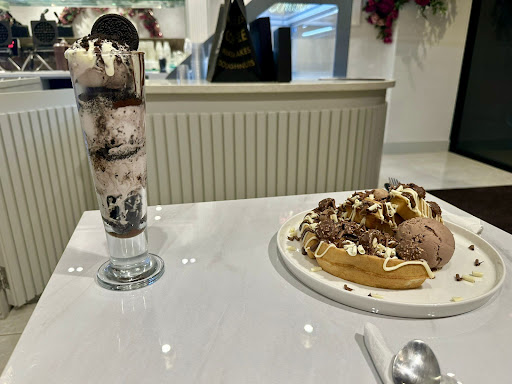 Photo of AMORE DOLCI - 7 Desborough Ave, Stanground, Peterborough PE2 8RG