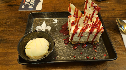 Photo of Charlie's - 257, The Locomotive, Lynn Rd, Wisbech PE13 3DZ