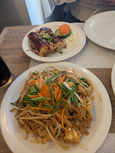 Photo of Suwanna Thai Restaurant - 44 Market Square, Witney OX28 6AL