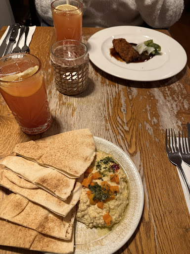 Photo of The Boathouse at Boulters Lock - Boulter's Lck Is, Maidenhead SL6 8PE