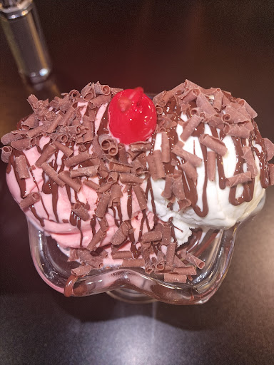 Photo of Velentino Gelato & Bollywood Bites, Dessert and Indian Food Restaurant, Worcester - 1-3 St Nicholas St, Worcester WR1 1UW