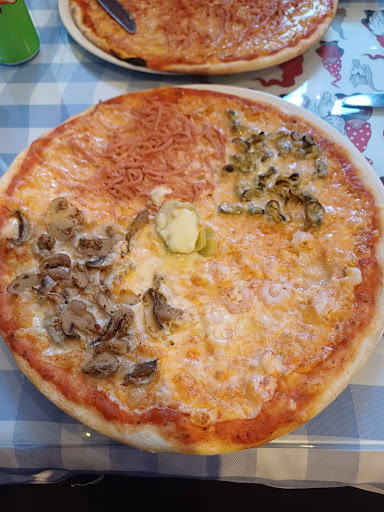 Photo of Pizzeria Ciaw Ciaw - Sandviksvägen 12, 691 52 Karlskoga