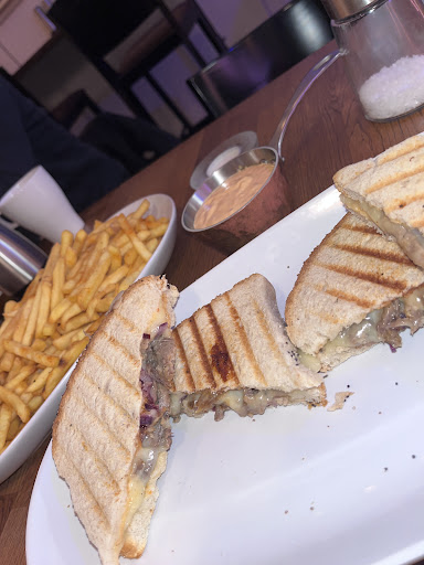 Photo of Fantasy Restaurang - Essinge Brogata 5, 112 61 Stockholm