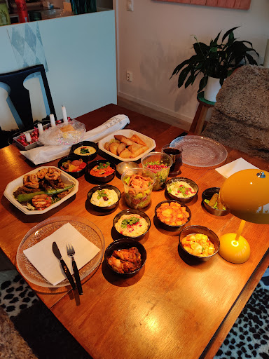 Photo of Beirut Foodbynatt - Restaurang & Catering - Jan Inghes Torg 6, 120 71 Stockholm