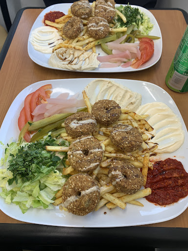 Photo of Gulden falafel - Partihandlarvägen, 120 44 Årsta