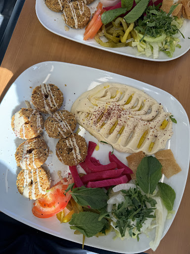 Photo of Gulden falafel - Partihandlarvägen, 120 44 Årsta