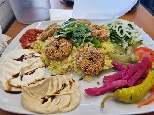 Photo of Gulden falafel - Partihandlarvägen, 120 44 Årsta