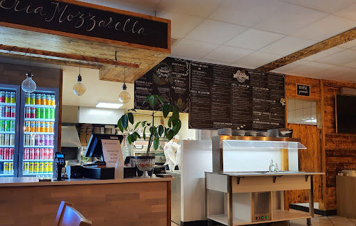 Photo of Pizzeria Mozzarella - Kristinavägen 16, 711 30 Lindesberg