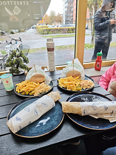 Photo of Charkuteri Mästaren & Streetfood ملحمة ابو كاريم اوبسالا - Portalgatan 32C, 754 23 Uppsala