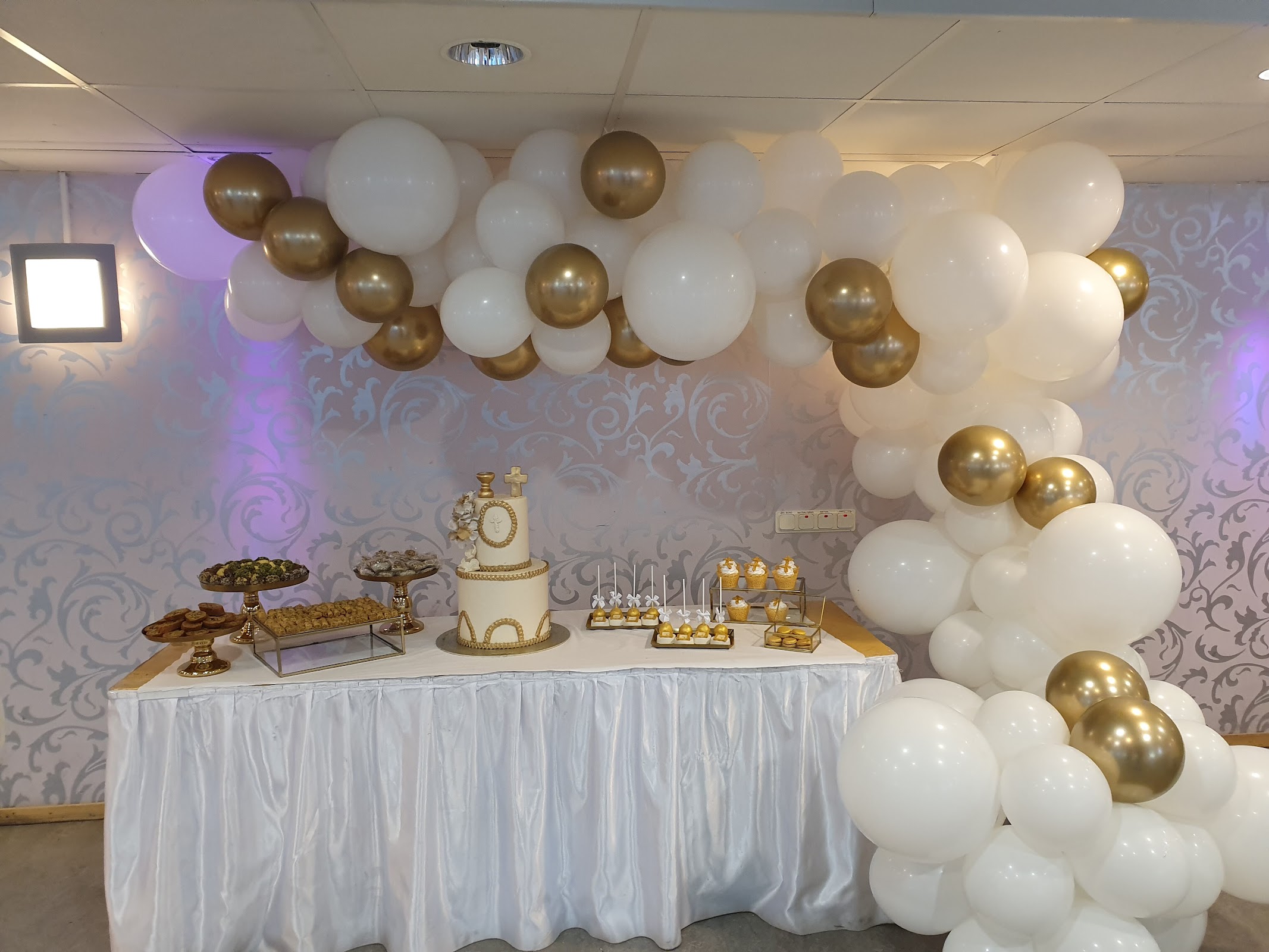 Photo of La Rose Restaurang - Holmfastvägen 31, 151 59 Södertälje