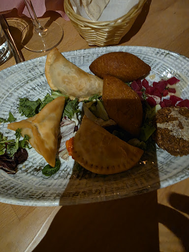 Photo of Batroun lebanese and Mediterranean cuisine - Ekensbergsvägen 128, 172 69 Sundbyberg