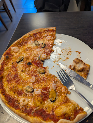 Photo of Le Napoli Pizzeria - Västgötaresan 68, 757 54 Uppsala