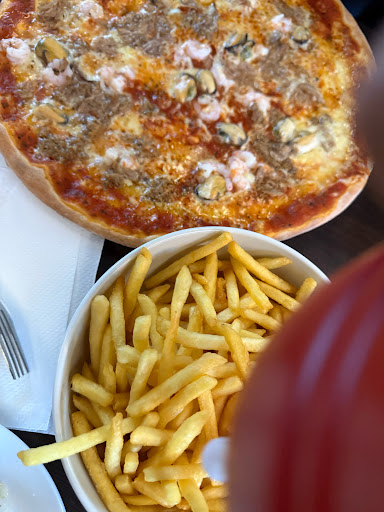 Photo of Le Napoli Pizzeria - Västgötaresan 68, 757 54 Uppsala