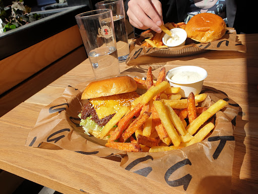 Photo of Tugg Burgers - Dragarbrunnsgatan 50a, 753 20 Uppsala