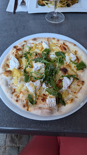 Photo of Meza libanesisk restaurang - Adelsgatan 30, 621 57 Visby