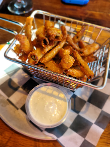 Photo of Pounders Pub & Grub - 1702 6th Ave SE, Aberdeen, SD 57401