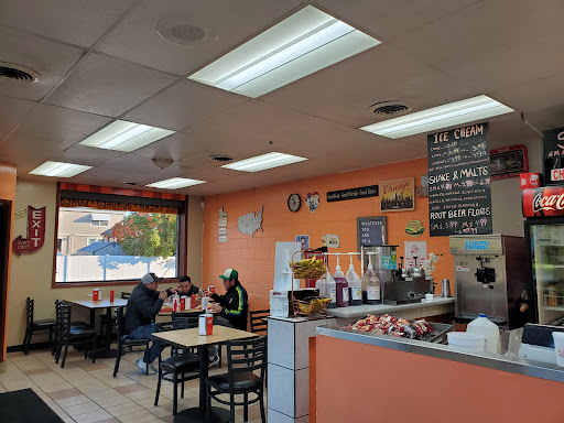 Photo of Lu & Ton's Wieners - 111 S Lombard Rd, Addison, IL 60101