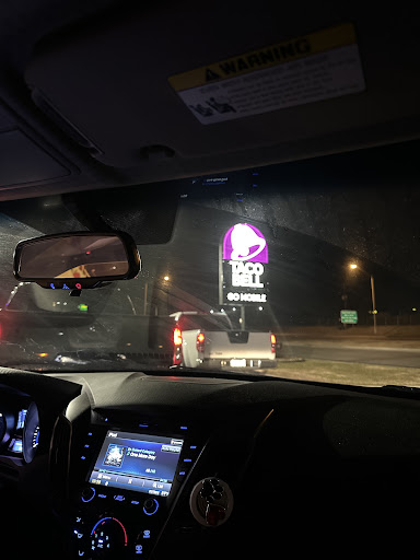 Photo of Taco Bell - 2612 Alcoa Hwy, Alcoa, TN 37701