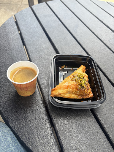 Photo of La'Baik - 2309 Mt Vernon Ave, Alexandria, VA 22301